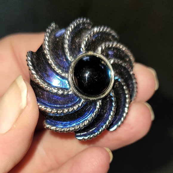 Silver and Black Swirl Brooch - Picture 1 of 2